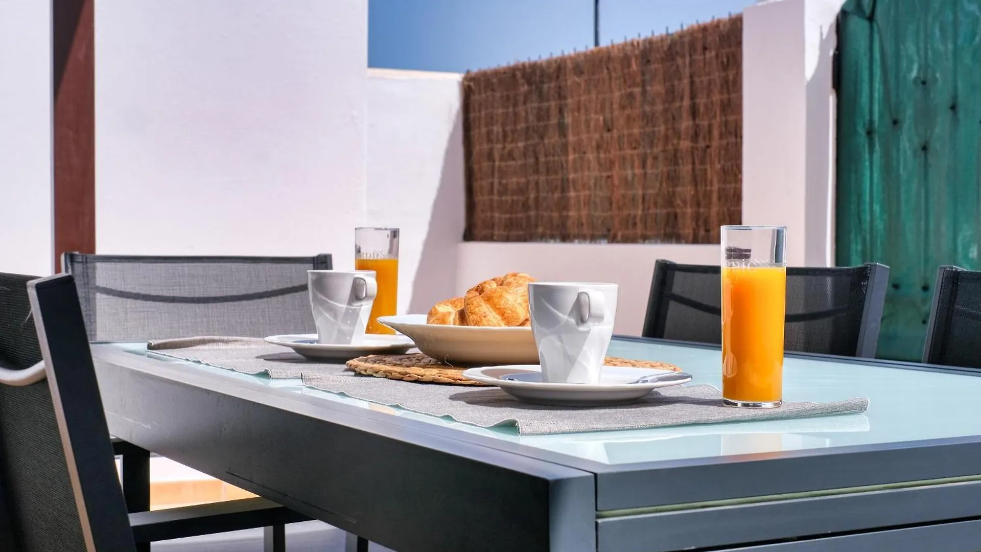 Villa Rosa-Private Pool, Quiet Area Arrecife  Spain